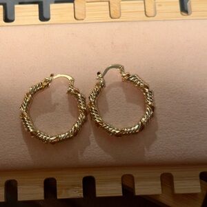 Oro Laminado Elegant Gold Hoop Earrings